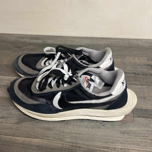 Nike sneakers, white and black used size 11 - Picture 3 of 6